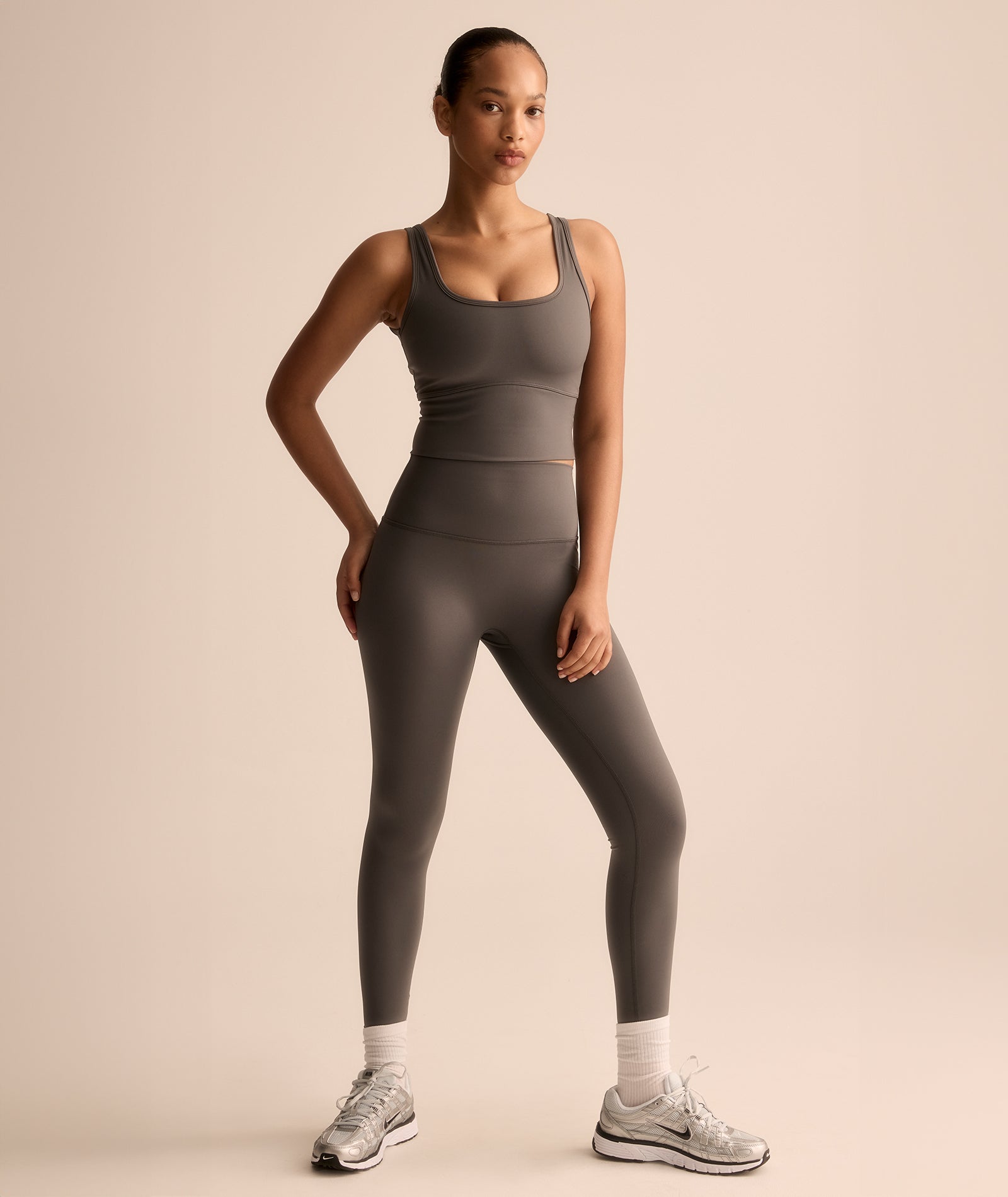 CROPPED TANK - SMOKE - tjuso