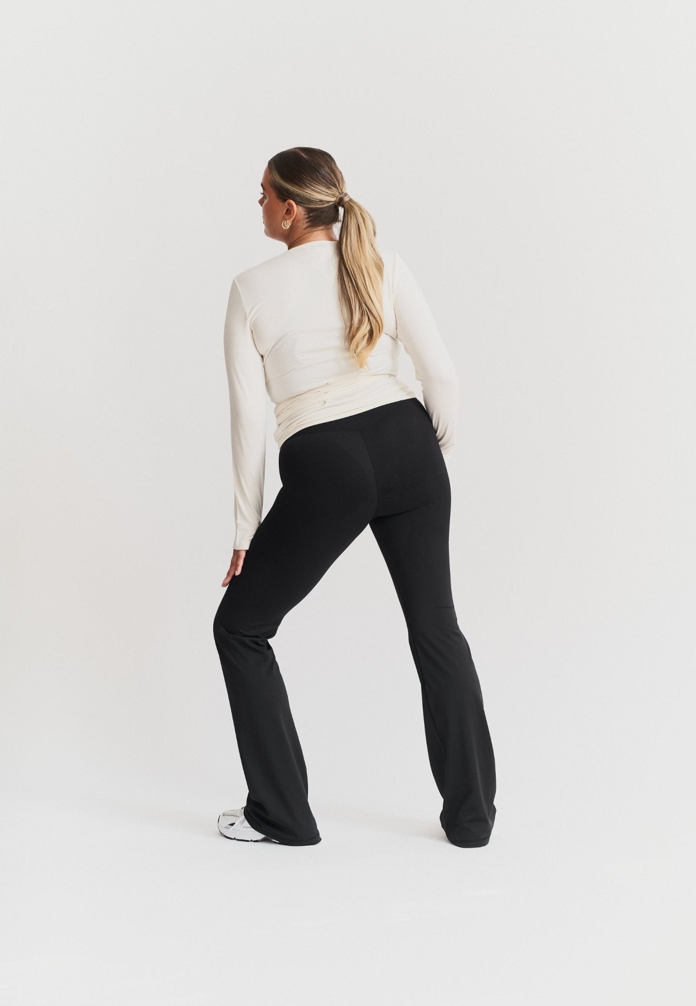 Soft Ballet Wrap Top - Off White - tjuso