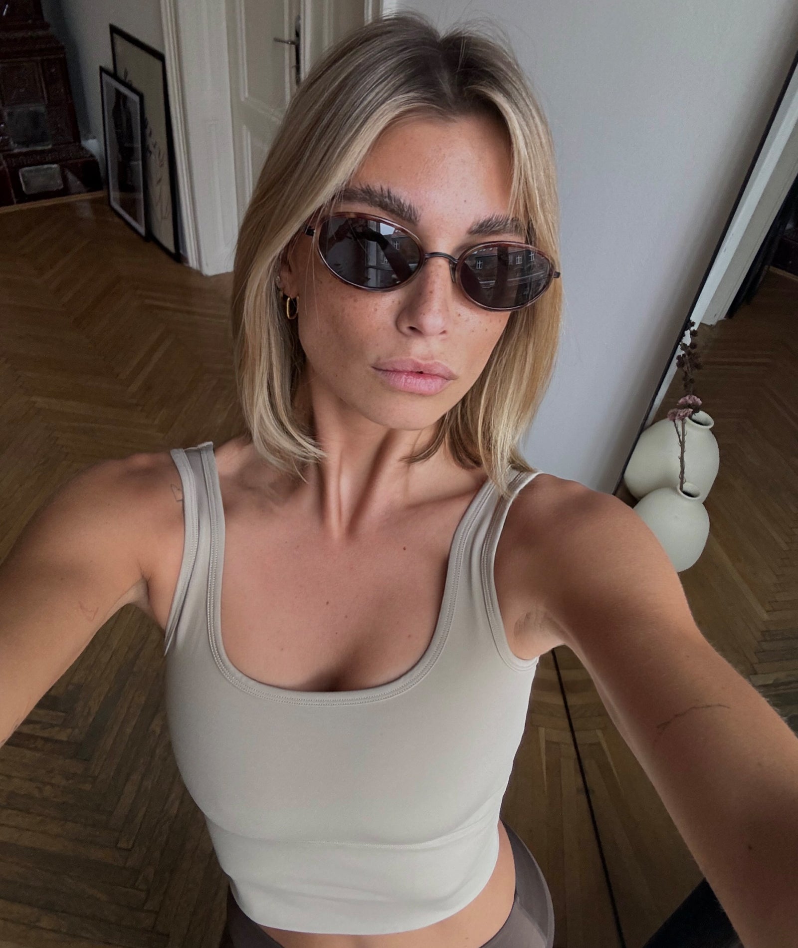 CROPPED TANK - TAUPE - tjuso